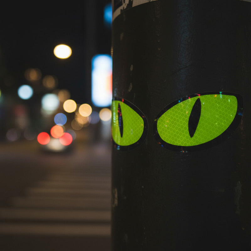 2 Stickers Ojos Reflejante Calcamonias Pegatinas Autos Motos
